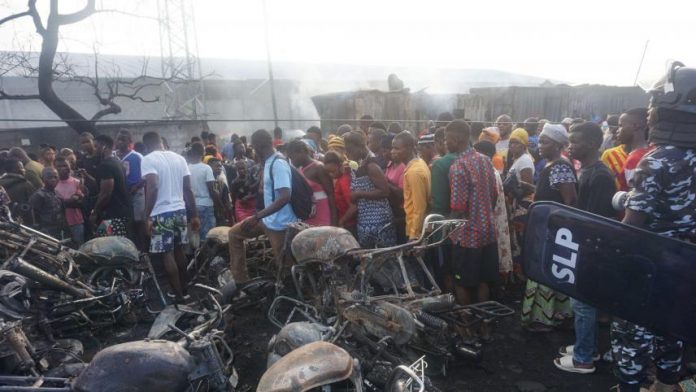 Sierra Leone : Au moins 80 personnes tuées dans l’explosion d’un dépôt de carburant à Freetown