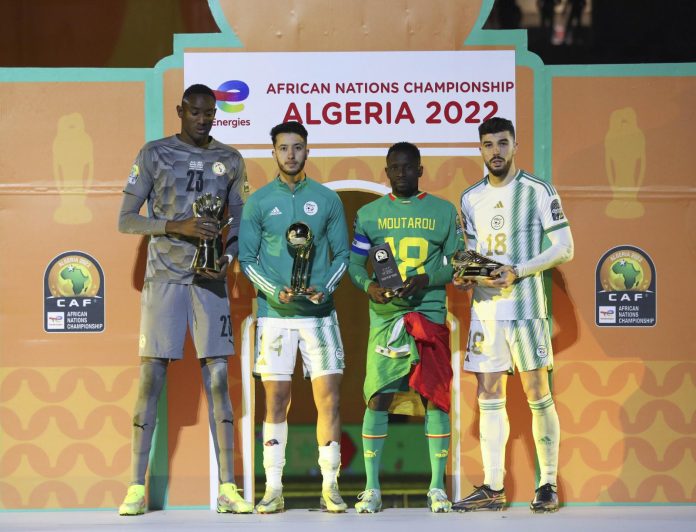 Sacré champion du CHAN 2022 face au pays hôte, le Sénégal a pratiquement tout raflé en matière de récompenses.