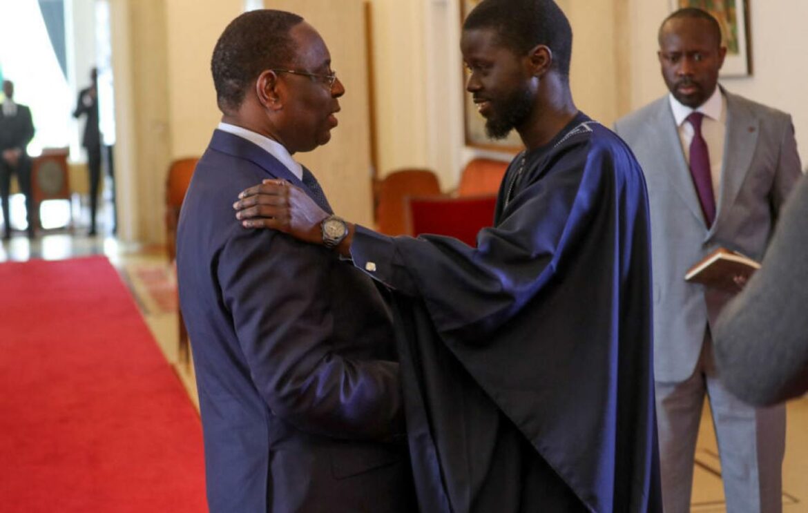 Selon des informations concordantes, le Président de la République, Bassirou Diomaye Faye, recevra en audience son prédécesseur, Macky Sall, ce vendredi 17 juillet. L'annonce, initialement partagée au sein des cercles politiques proches de l'ancien chef de l'État, ouvre la voie aux préparatifs de son accueil et de sa visite au Sénégal. Cette rencontre cruciale devrait également figurer à l'ordre du jour de la prochaine conférence des leaders des coalitions concernées.