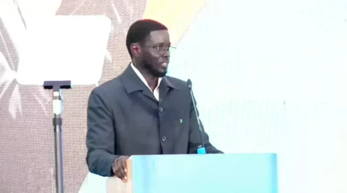 Lors de son discours prononcé à l’occasion du lancement officiel de KIIRAAY – Les Patriotes Républicains, le président de la République, Bassirou Diomaye Faye, a affiché les ambitions de sa nouvelle formation politique. D’ailleurs, Diomaye Faye affiche les ambitions de KIIRAAY : « Nous sommes le parti majoritaire » de façon claire auprès de ses partisans.
