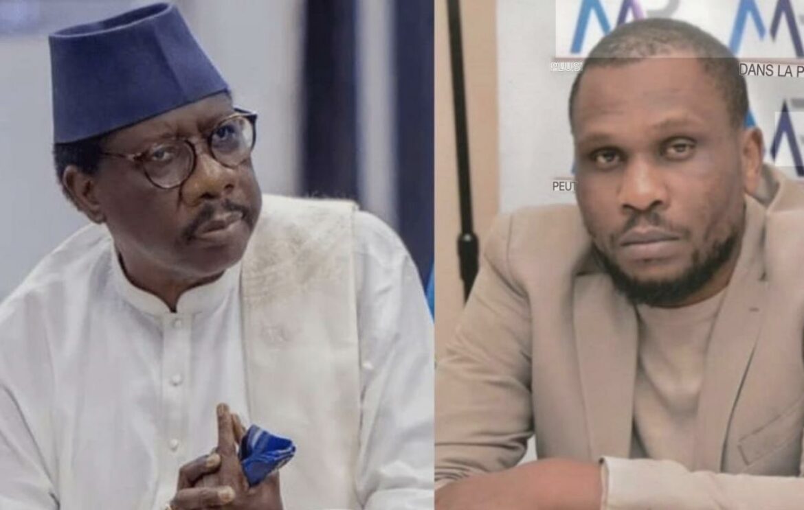 Le journaliste Babacar Fall de la RFM est revenu sur la controverse qui l'oppose au Dahira Mourtachidina Wal Mourtachidaty (DMWM) pour apporter sa version des faits. Réagissant fermement aux accusations formulées par un responsable de l'organisation, il a déclaré : « M. Sarr du dahira (DMWM), dafay fénn (il'ment) ! Je ne leur ai pas refusé un droit de réponse. Je lui ai dit que le dahira n’avait pas de "droit de réponse" ». Le rédacteur en chef rappelle par ailleurs que « Moustapha Sy a parlé, en direct, sur RFM pendant le Gamou... et son frère, Abdou Sy, a lui aussi, parlé dans RFM MATIN ». Souhaitant mettre un terme définitif à cette polémique, le journaliste conclut : « Voilà les faits. Chapitre clos ».
