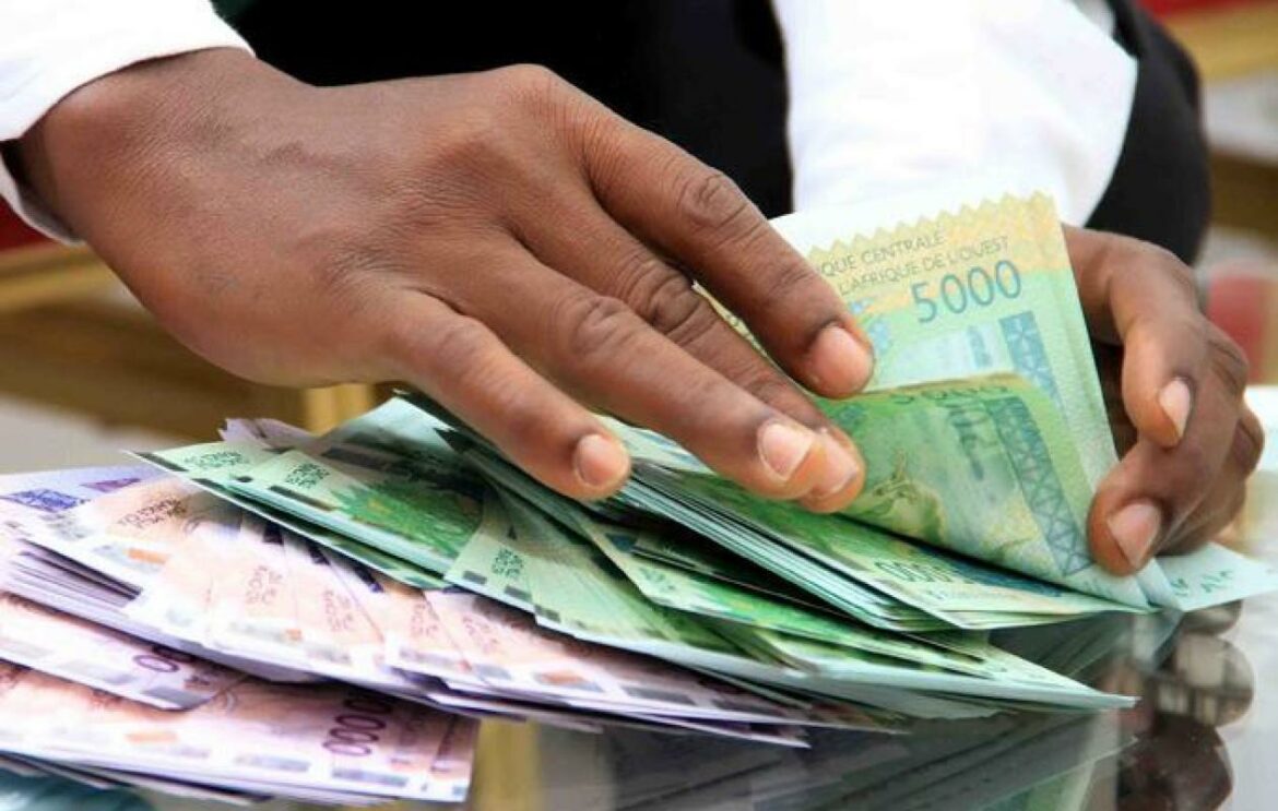 L’État du Sénégal lance son deuxième Appel public à l’épargne (APE) de l’année. À travers cette opération, le Trésor cherche à lever 200 milliards de FCFA auprès des investisseurs. L’opération, qui se déroulera du 17 septembre au 8 octobre 2026, est structurée en quatre tranches.