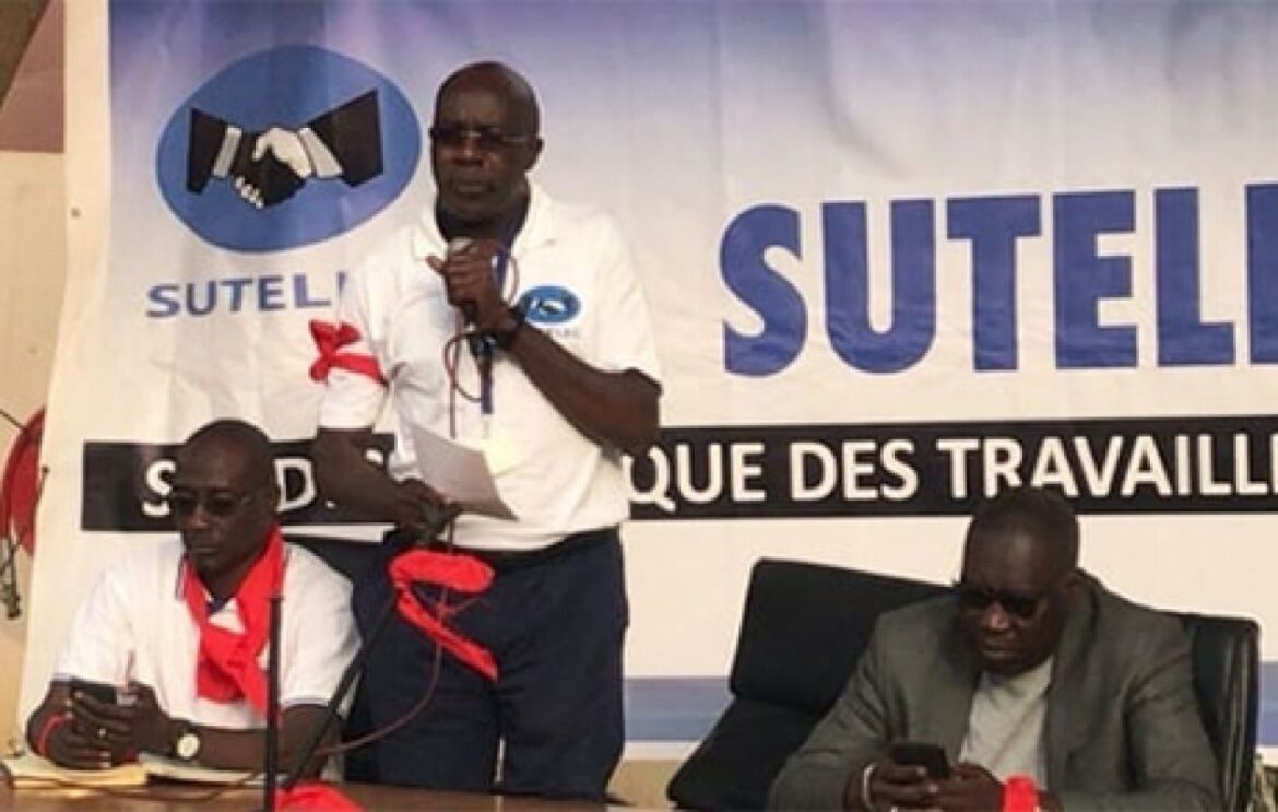 Le bras de fer se poursuit entre le Syndicat unique des travailleurs de l’électricité (SUTELEC) et la direction de la Senelec. Malgré les déclarations du ministre de l’Énergie et du Pétrole et ce que le syndicat considère comme des tentatives d’intimidation de la Direction générale, le mouvement de grève prévu les 21, 22 et 23 octobre reste maintenu. Ce contexte met en avant la grève à la Senelec, tandis que le SUTELEC maintient son mouvement de 72 heures et appelle à une mobilisation massive.