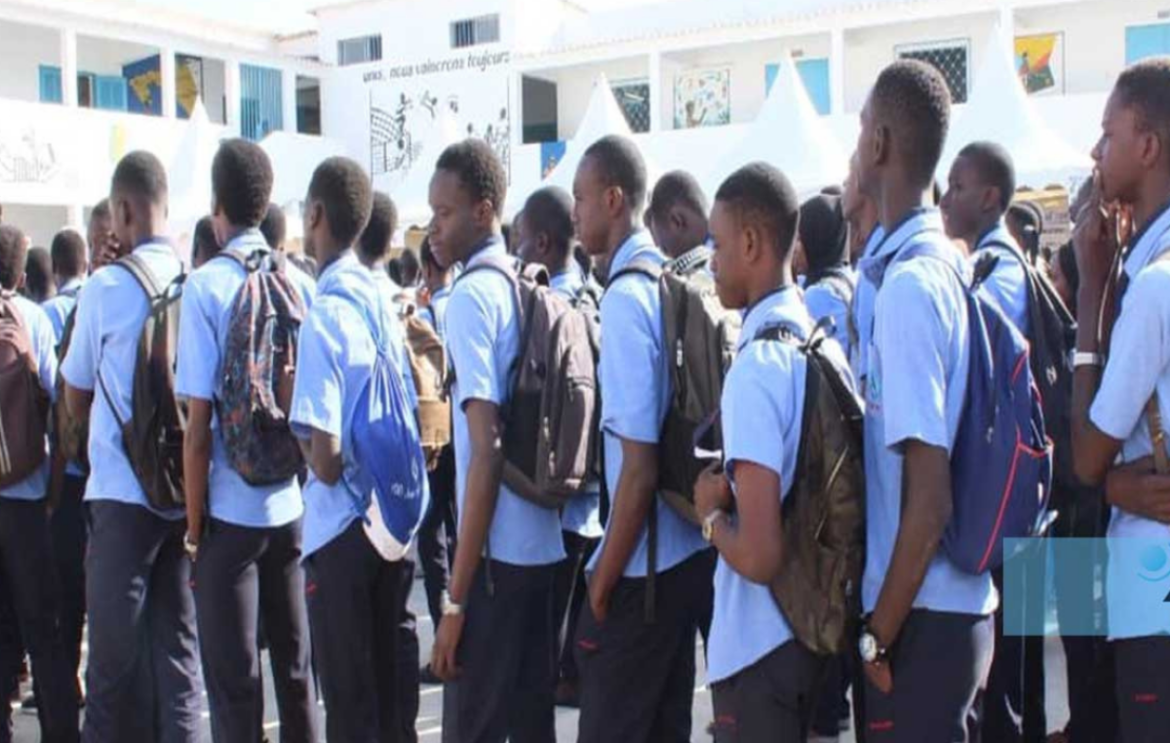 Éducation: la rentrée scolaire reportée