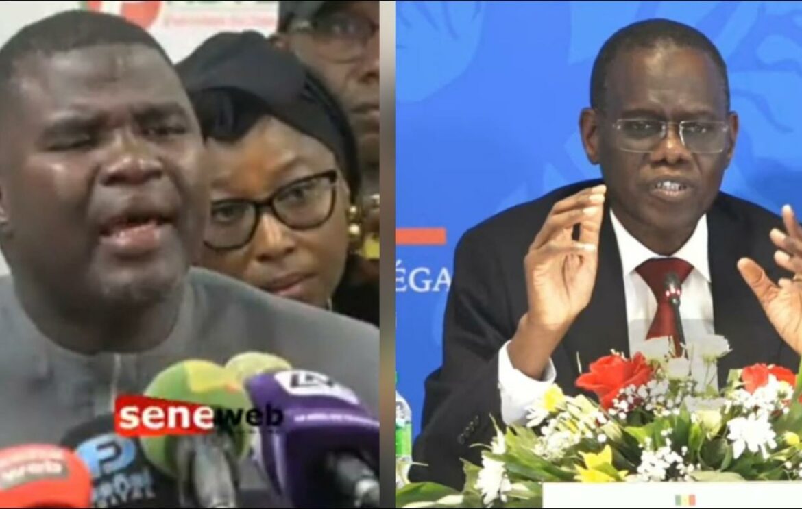 Quelques minutes après la conférence de presse du gouvernement sur la loi de finances rectificative (LFR), le député de Pastef, Amadou Ba, a pris la parole lors du point de presse de son parti pour répondre au Premier ministre, Al Aminou Lo. Ce dernier avait suggéré de transformer ce point de presse en conférence de presse afin de permettre aux journalistes de poser leurs questions.