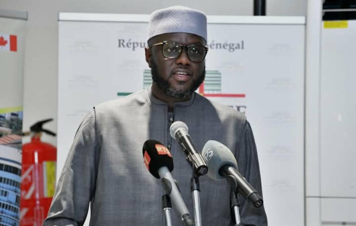 La main tendue du Premier ministre Al Aminou Lo au groupe parlementaire de Pastef se heurte à une exigence de respect. Lors du point de presse de son parti, le député El Malick Ndiaye a dénoncé ce qu’il considère comme des propos dévalorisants à l’égard des parlementaires de la majorité, avant de s'interroger sur la sincérité de l’appel au dialogue.